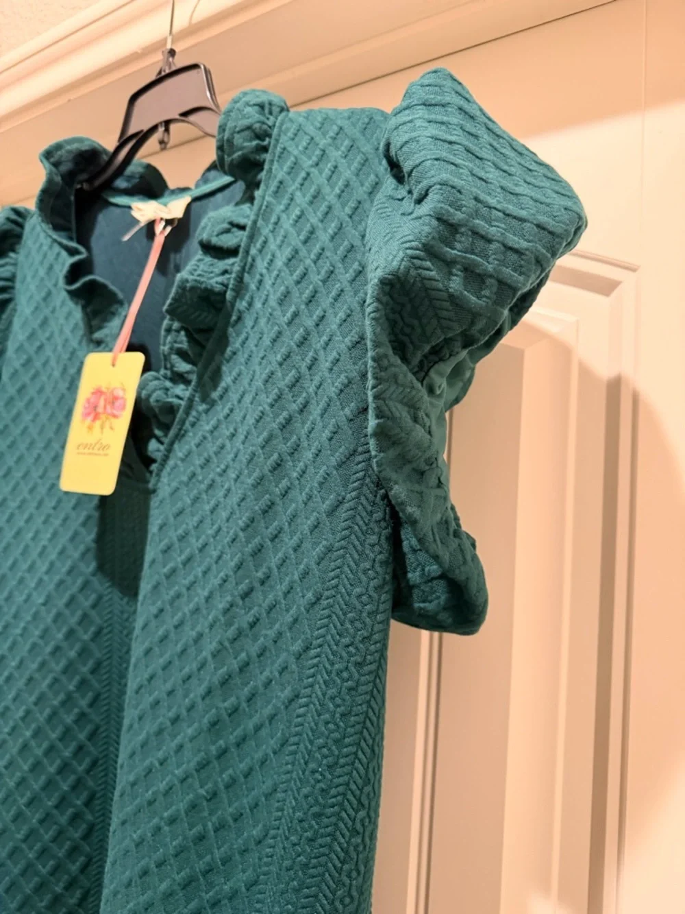 Entro Green Textured Ruffle Neck Dress w/tag Medium - Picture 4 of 5